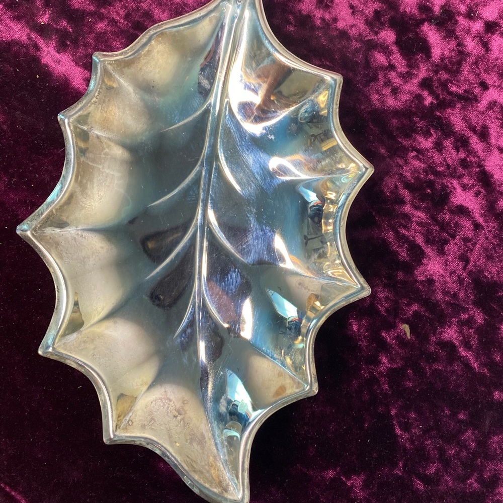 Hugo Silver Plated Steel Holly Christmas Candy Dish